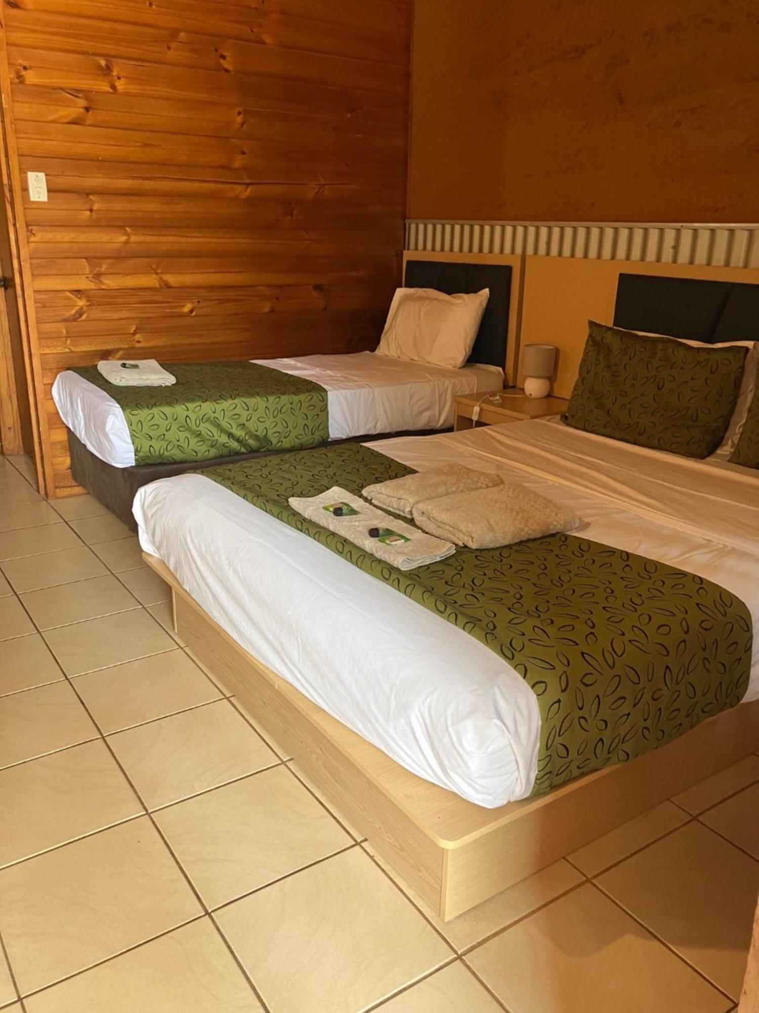 Territory Manor Motel & Caravan Park Mataranka Εξωτερικό φωτογραφία