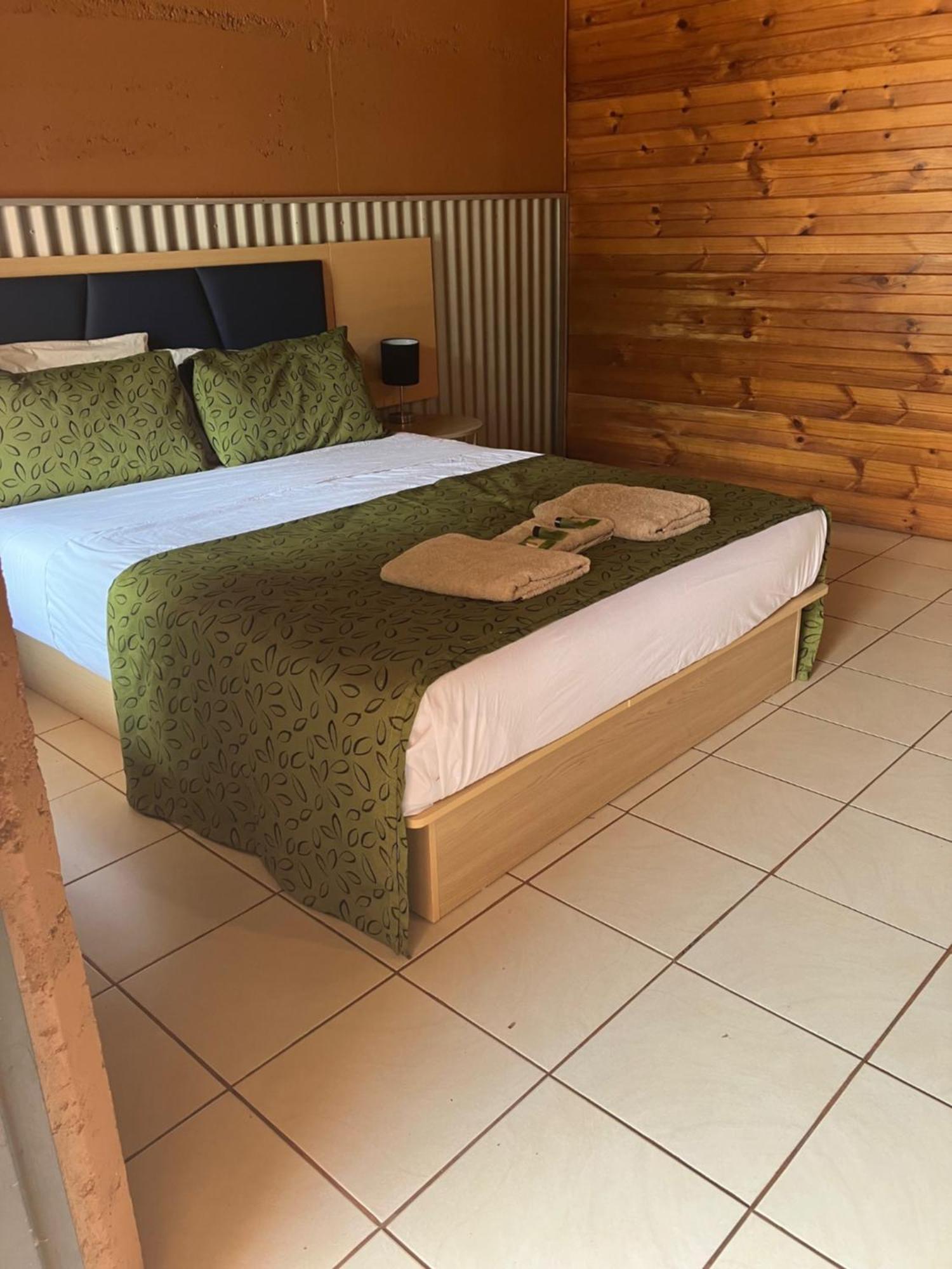 Territory Manor Motel & Caravan Park Mataranka Εξωτερικό φωτογραφία